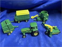 Toy Tractors: John Deere 5 piece Metal