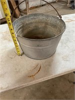 Metal pail