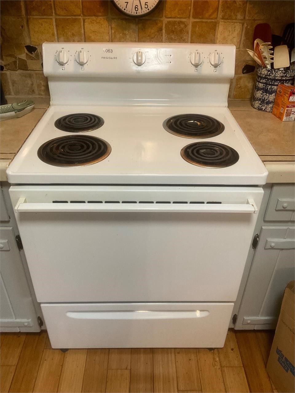 Frigidaire Electric Stove- works as should