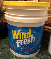 40 lbs. Windfresh laundry detergent (new in bucket