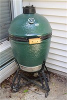 Big Green Egg Smoker & Grill w/ Cover