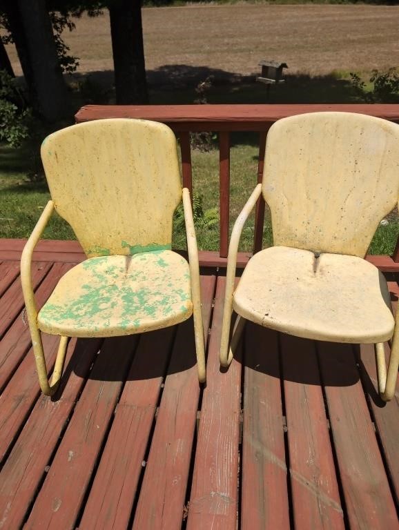 Yellow painted metal outdoor chair set