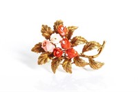 18K YELLOW GOLD BROOCH WITH CORAL FLOWERS