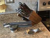 Knife set and potato masher