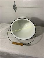 Cast bucket with handle