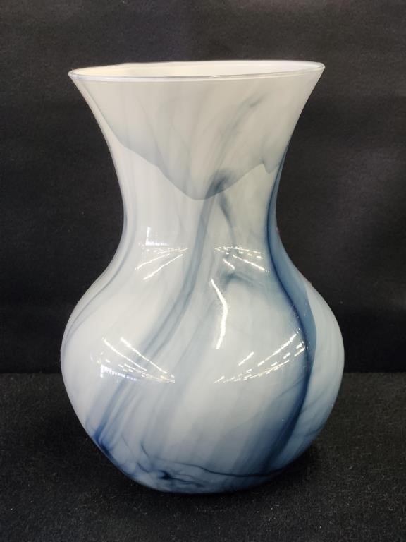 BLUE & WHITE SWIRLED GLASS VASE