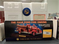 NIB Franklin Mint 1938 Ford Fire Engine diecast