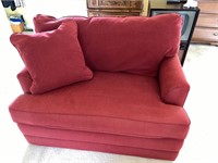Vintage Upholstered Love Seat w/ Pull Out Mattress
