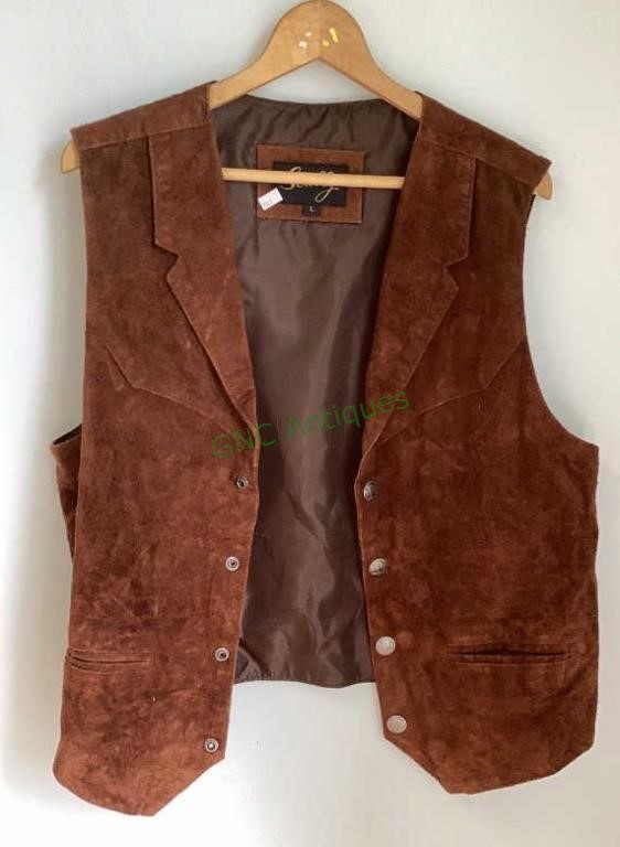 Vintage men’s size large suede leather vest with