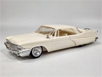 AMT 1960 CHRYSLER IMPERIAL BUILT MODEL KIT