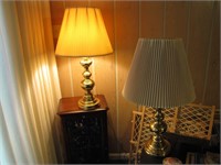 2 Beautiful Vintage Working Brass Table Lamps