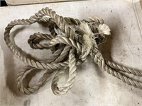 Nylon barn rope length unknown