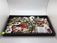 TRAY OF MIXED COSTUME JEWELRY - EARRINGS & MORE