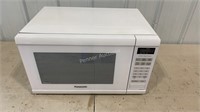 NNST651W Panasonic Countertop Microwave