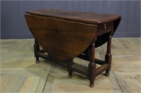 A Good 19th C or Earlier Oak Drop Leaf Table