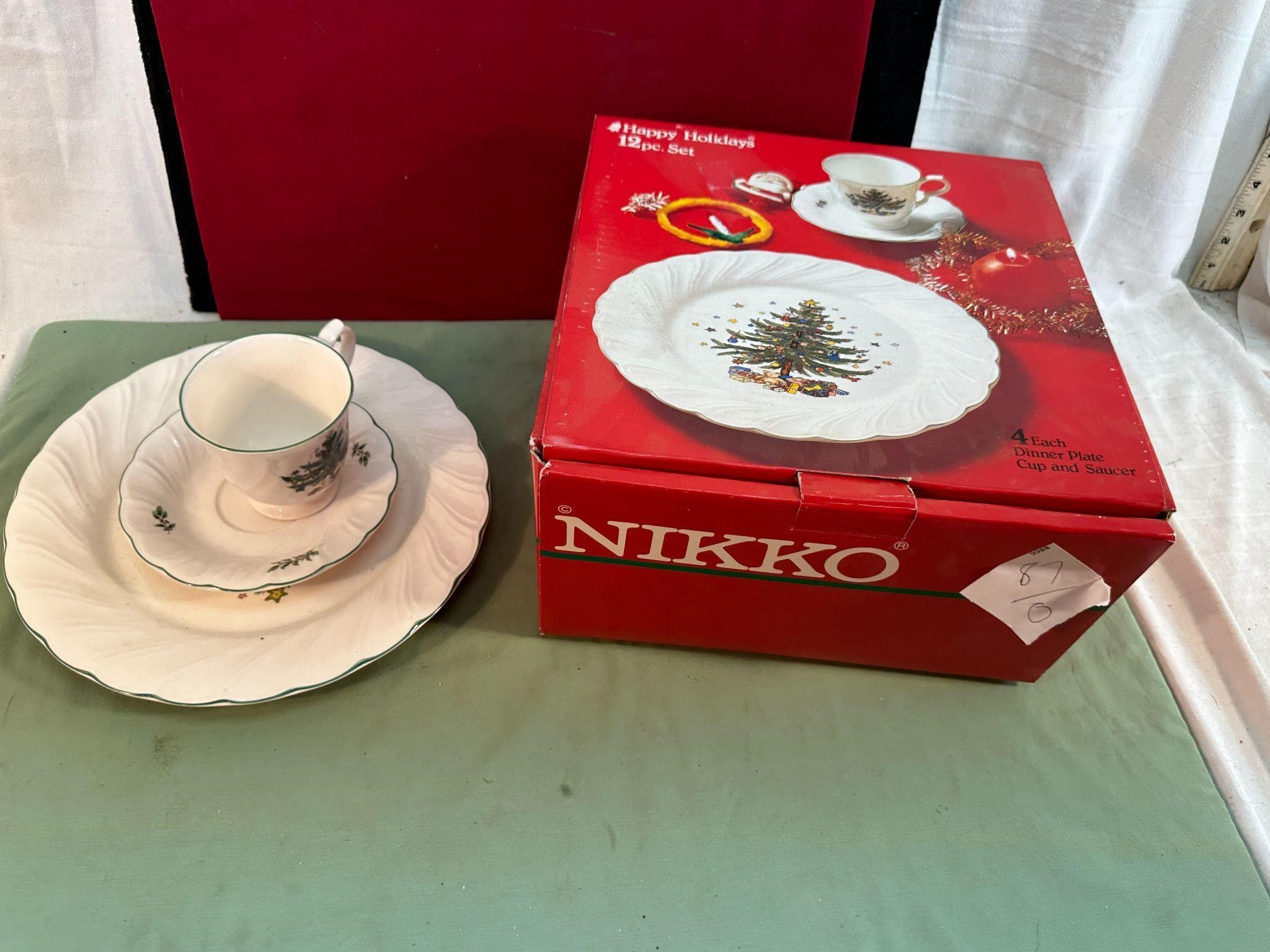 NIKKO HAPPY HOLIDAY SERVICE FOR 5 DISHES
