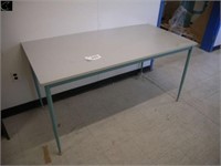 6 foot table