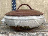 Stoneware pottery tureen - does have a crack