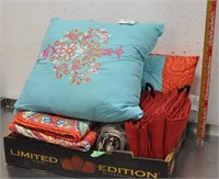 Pillows, shams & curtains, see pics