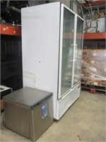 Refrigerator and ice maker