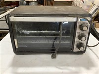 Black & Decker toaster
oven