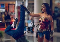 Autograph COA Wonder Woman Photo