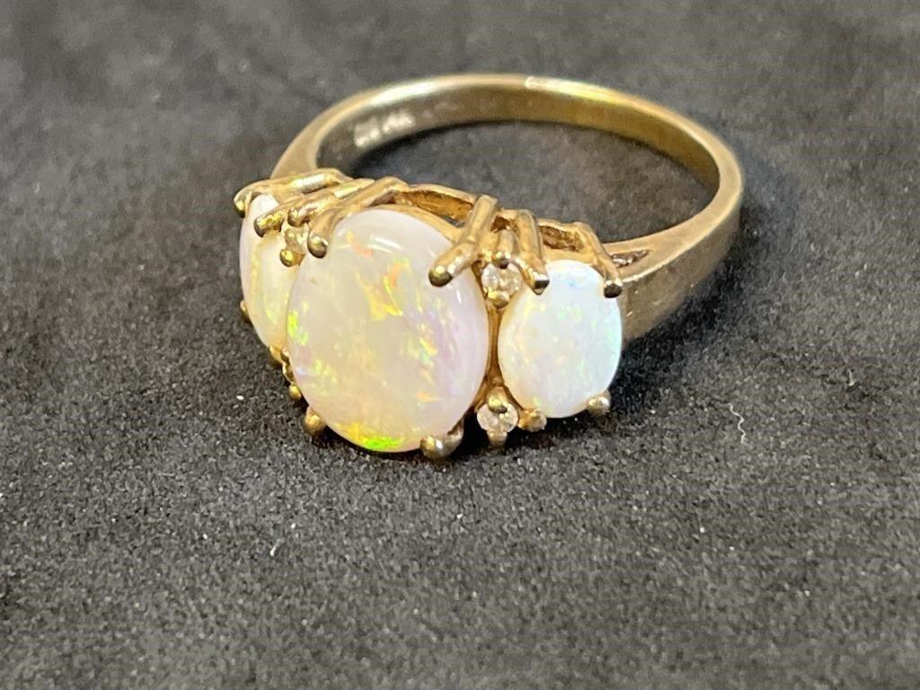 14K Gold & Opal Ring 3.6 Grams