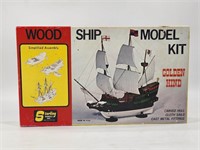 VINTAGE STERLING MODELS GOLDEN HIND MODEL KIT