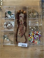 Jewlery lot Assorted Jewlery mixed lot display