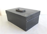 Vintage metal box 6"x9 1/2" x14 1/2"