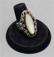 Ring - .925 Oval Ivory Colored Stone Size 6