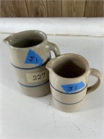 Set of 2 pitchers