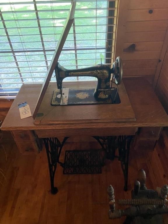 Singer Treadle Sewing Machine Ser #G2273440