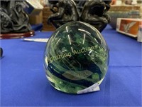 GREEN SWIRL KERRY GLASS ART GLASS PAPERWEIGHT