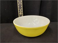 Pyrex 4 QT Yellow Mixing Bowl