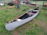 Canoe w/ 2 Oars
