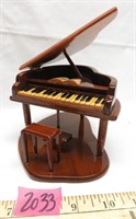 BEAUTIFUL Baby Grand Piano Mint Cond
