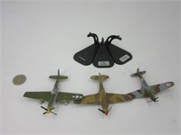 3 avions die cast militaires