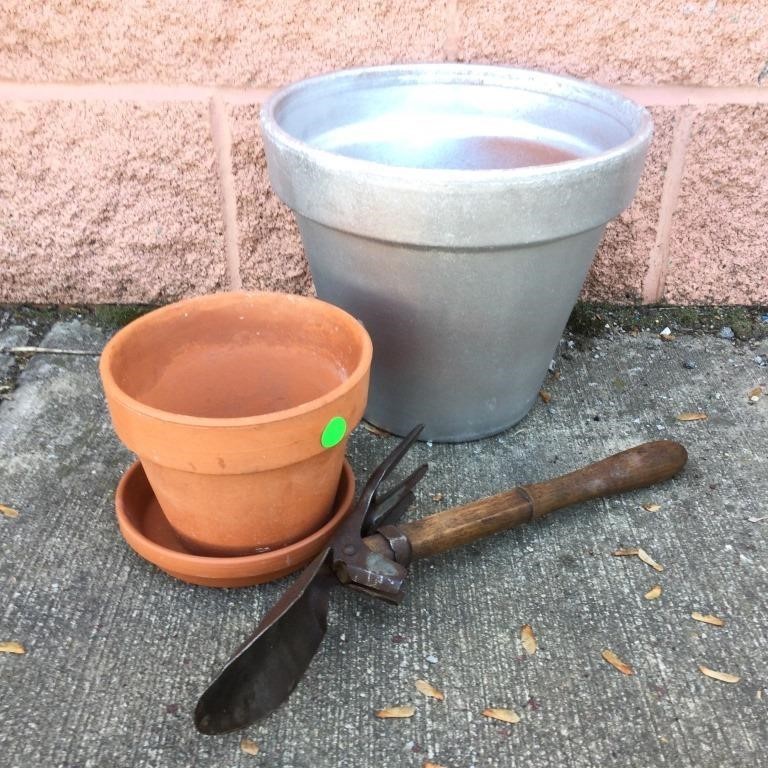 (2) Flower Pots, Garden Tool
