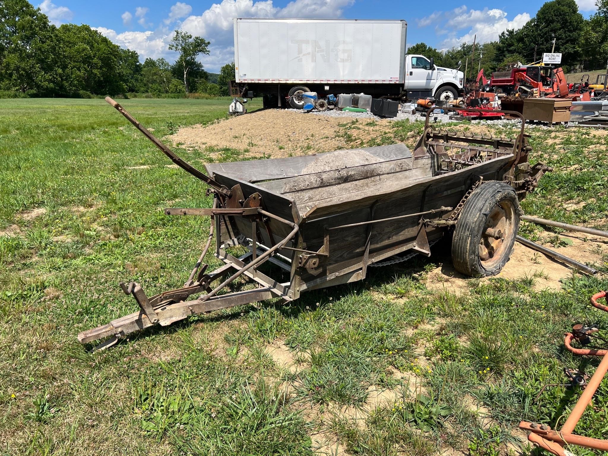 New Idea Ground Driven Manure Spreader