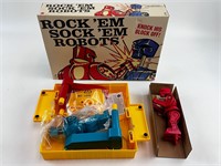 Retro Rock 'Em Sock 'Em Robots Game