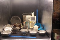 Odd lot of Kitchen Items, Vintage