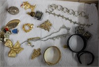 Costume jewelry, brooches, auctioner pins,