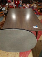 Formica top kitchen table, 4'x3'; oval Samsonite