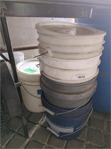 7 Plastic Buckets