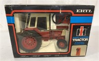 1/16 International 1086 Remote Control Tractor