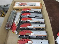 HO Scale Tray Train Engine Cars