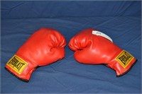Vintage Everlast Size 9 Boxing Gloves