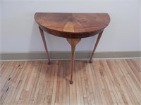 Half moon entry table