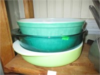 Jadeite Plate & Pyrex Bowls